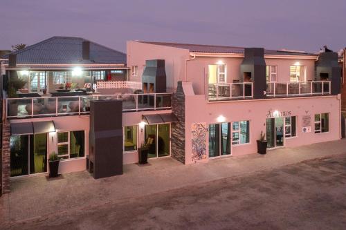 www.staylambertsbay.co.za
