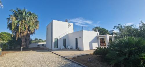 www.hotel-les-4-salines.com