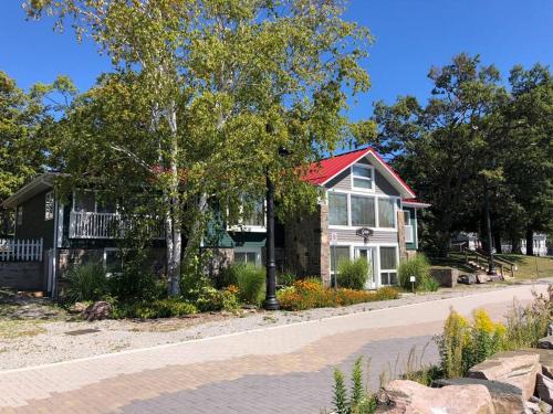 www.delawanaresort.ca