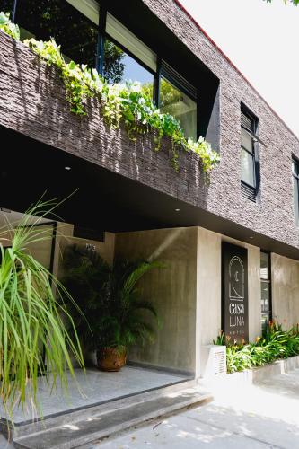 www.casalunahotel.com