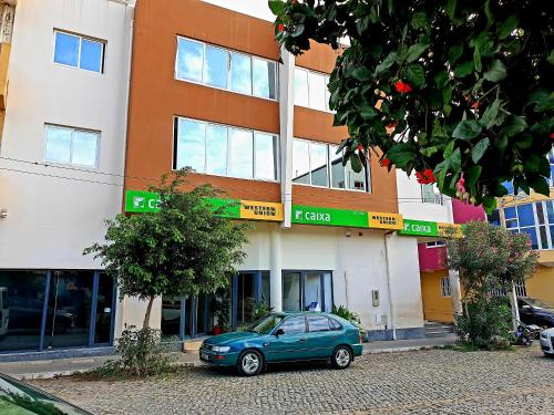 www.whiteapartmentsandspa.com