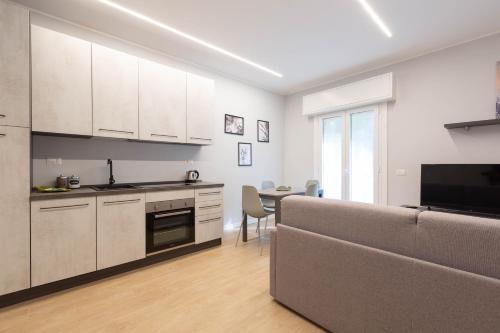 www.thethorntonapts.com