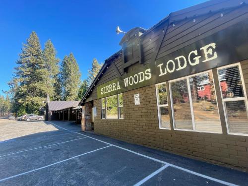 www.sierrawoodslodge.com