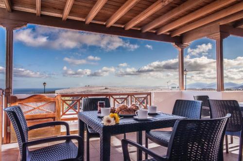 www.casaoxahotel.com