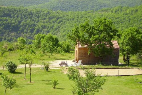 www.manoir-carlucet.com