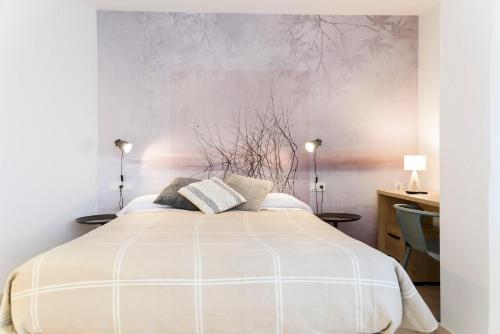 www.aparthotelsalburua.com