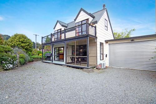 www.waikawabayholidaypark.co.nz