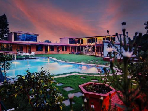 www.aryaresortandspa.com