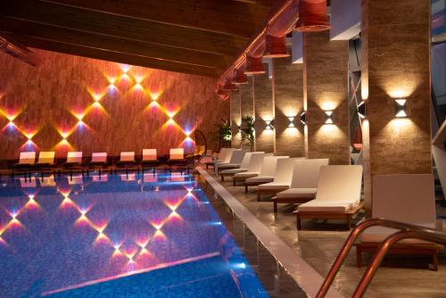 www.hotelborovi.com