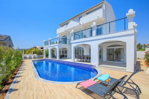 www.orkaworldhotel.com