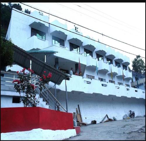 www.dronagirihotel.com