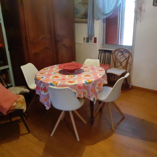 www.hotelompalacelonavala.com