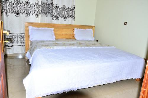 www.theambassadorinn.com