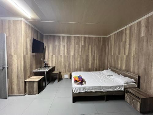 www.thehotelbreakers.com