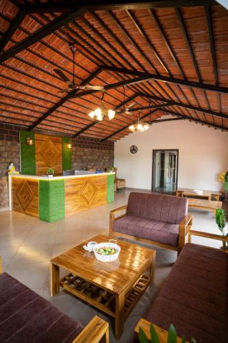 www.akayresort.com