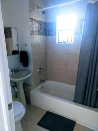 www.theroxburyexperience.com