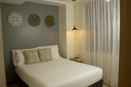 www.hotelcharles52.blogspot.com