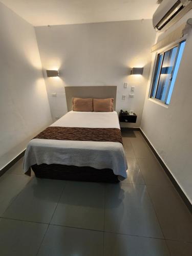www.hotelcarlina.com