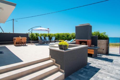 www.millbaybeachhouse.com