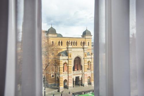 www.almahoteltbilisi.com