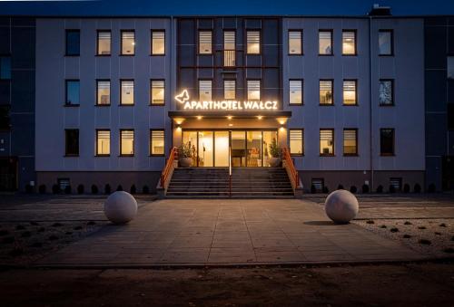 www.aparthotelwalcz.pl