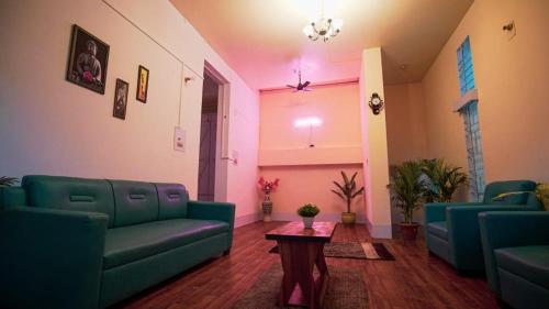 www.marringtonescapes.com