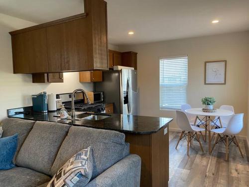 www.coastalcreekvillage.com