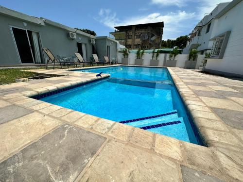 www.sandownguesthouse.com