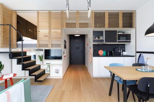 www.livezoku.com