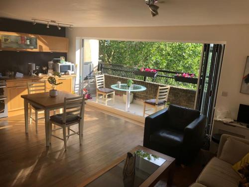www.lewisapartments.com