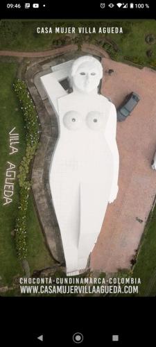 www.casamujervillaagueda.com