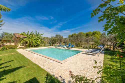 www.thekotivillageresort.com