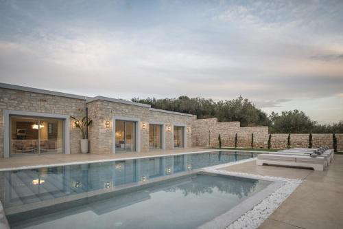 www.thinkvilla.gr