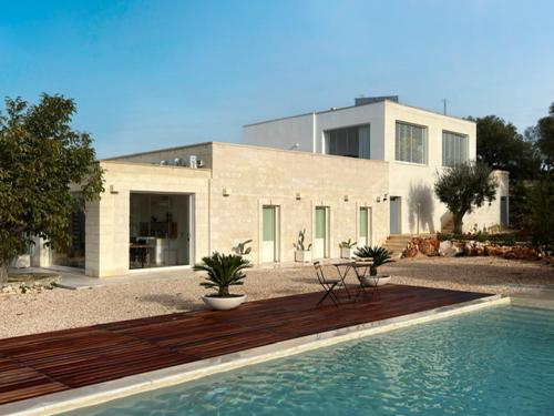 www.villagufo.com