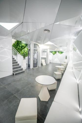 www.optimirooms.com