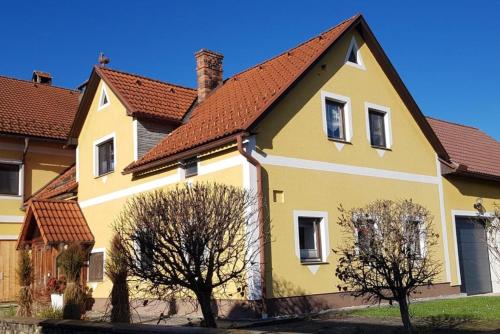 www.chateaumcely.cz