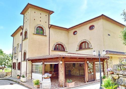 www.agriturismolaroccia.com