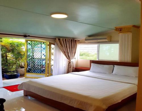 www.ambasadorhotel.com