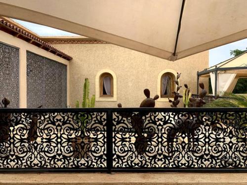 www.villaempeiria.com