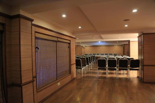 www.hotelthekrishna.com