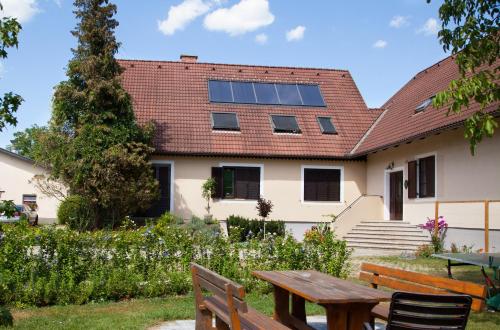 www.landhaus-zillertal.at