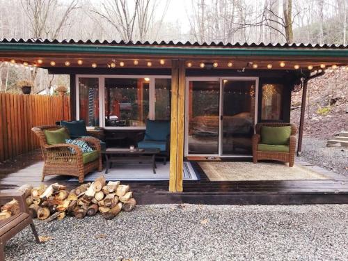 www.creeksidecabinsnc.com