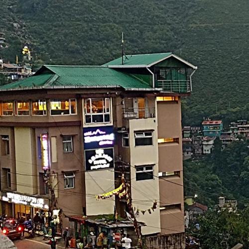 www.theamarjeethotel.com