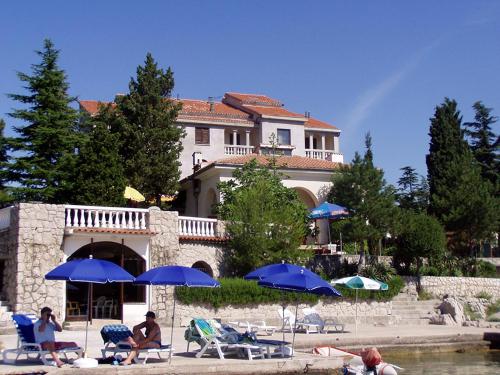 www.vythirivillage.com