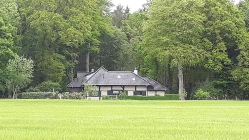 www.heuerhaus-gut-einhaus.de