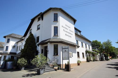 www.weingutdostert.de