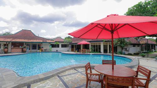 www.royalbrongtohotel.com