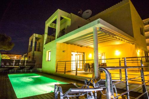 www.corfu-beachapartments.com