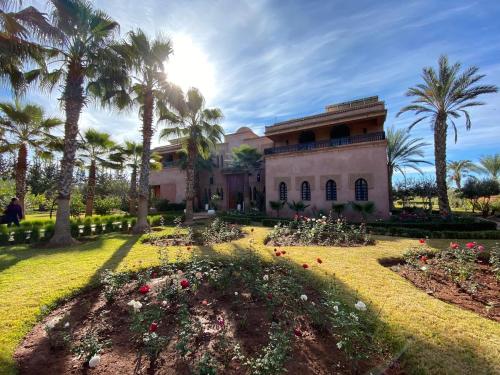 www.hotellacaravelle-stjeandeluz.com