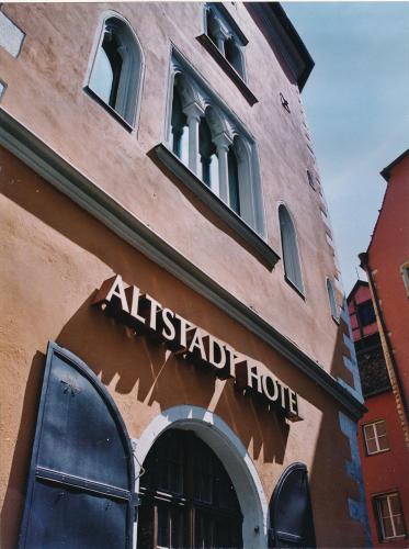 www.altstadthotel-arch.com